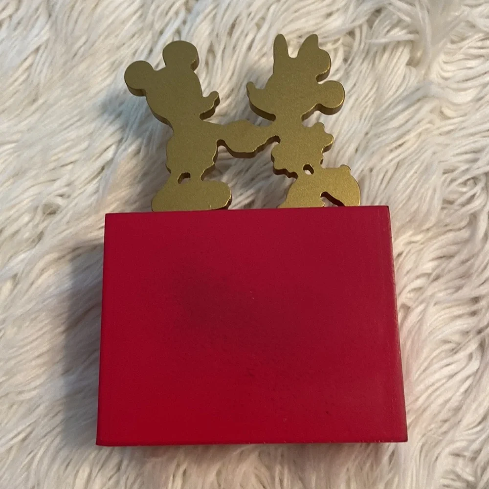 Disney Mini and Micky Wooden Calendar excellent condition color red and white